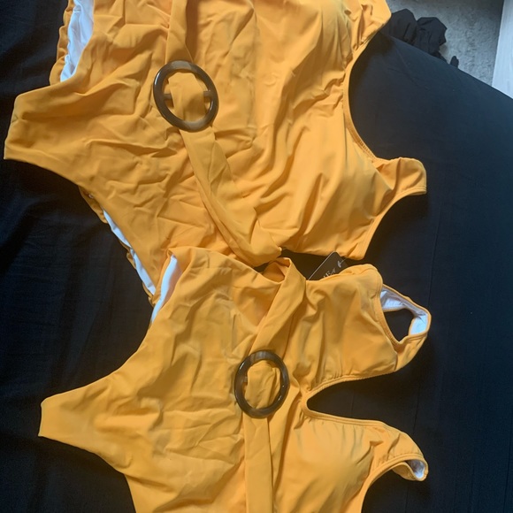 Swimsuit - Picture 4 of 4